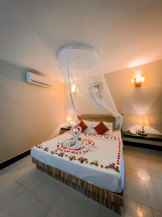 Twin Palms Resort 西哈努克 外观 照片
